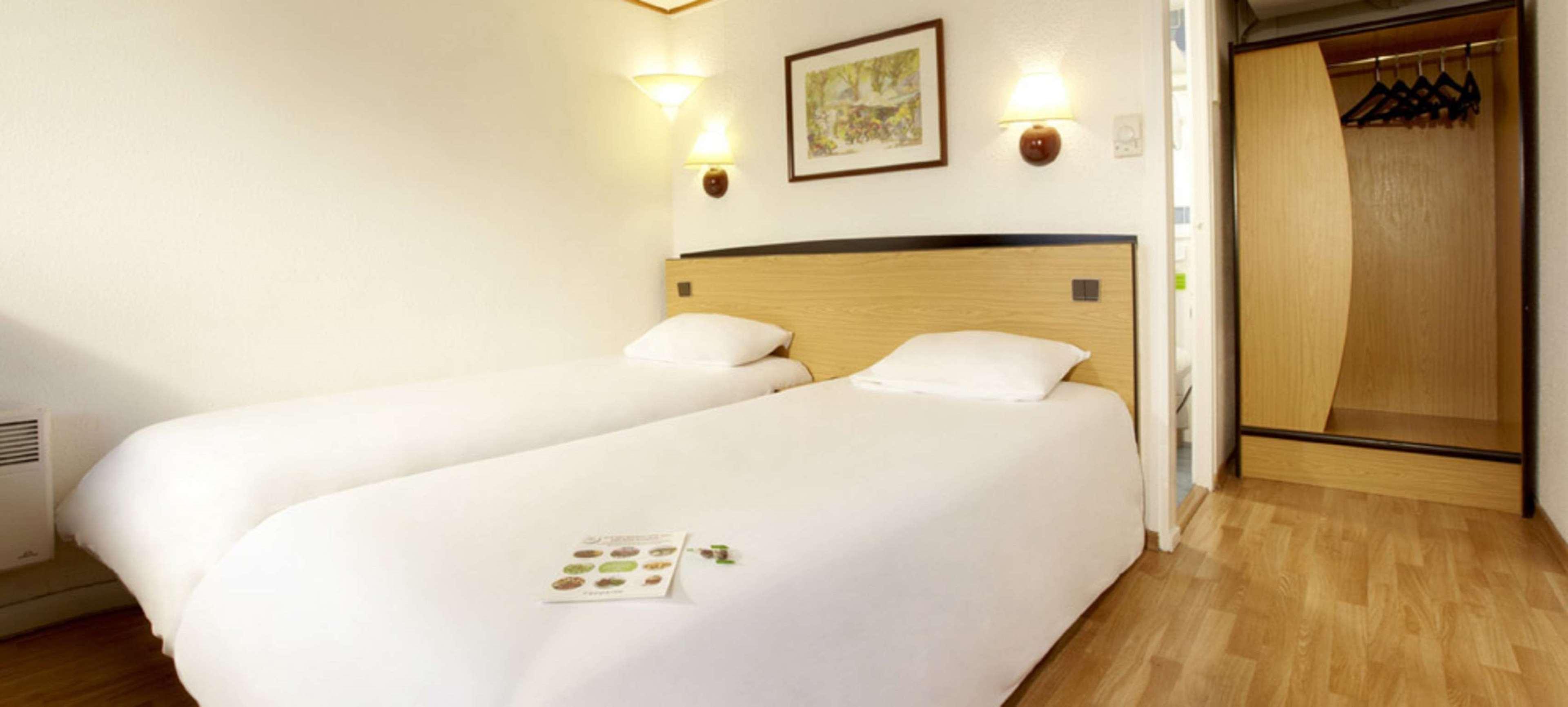 Campanile Manosque Hotel Buitenkant foto