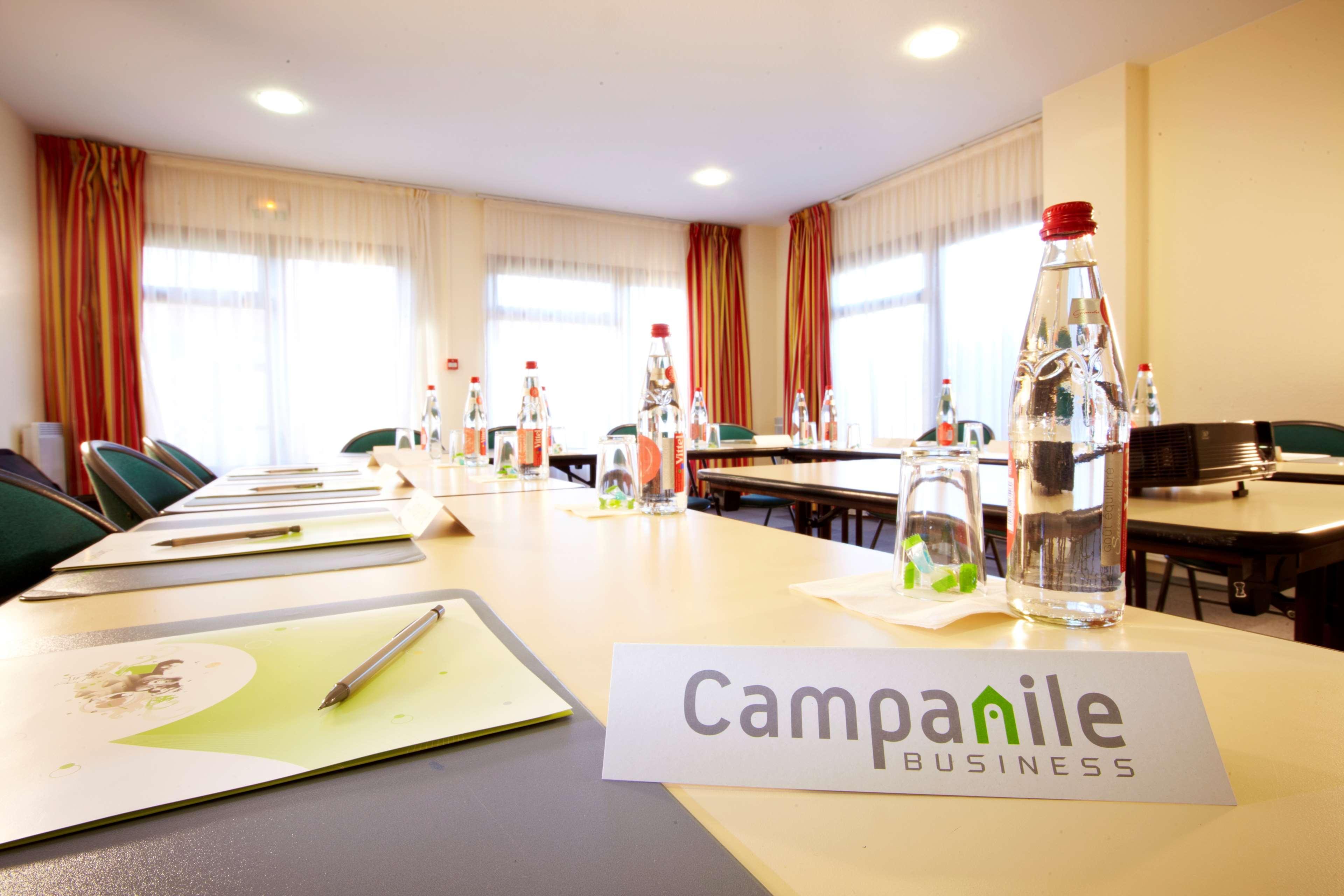Campanile Manosque Hotel Buitenkant foto