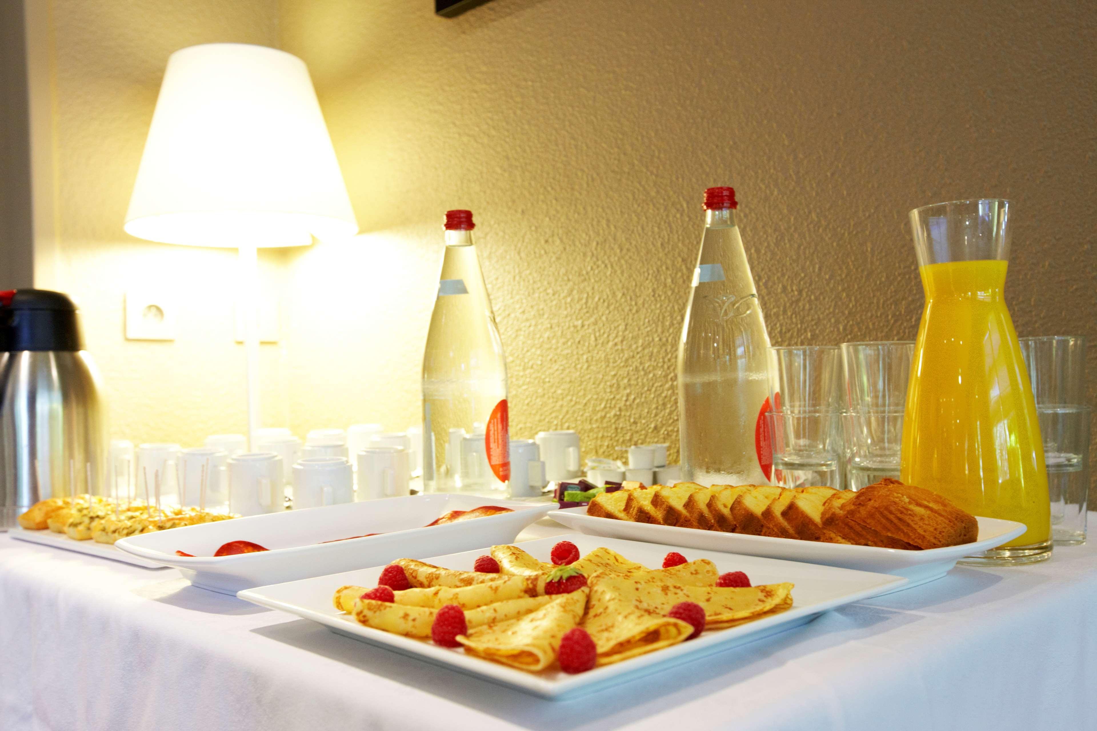 Campanile Manosque Hotel Buitenkant foto