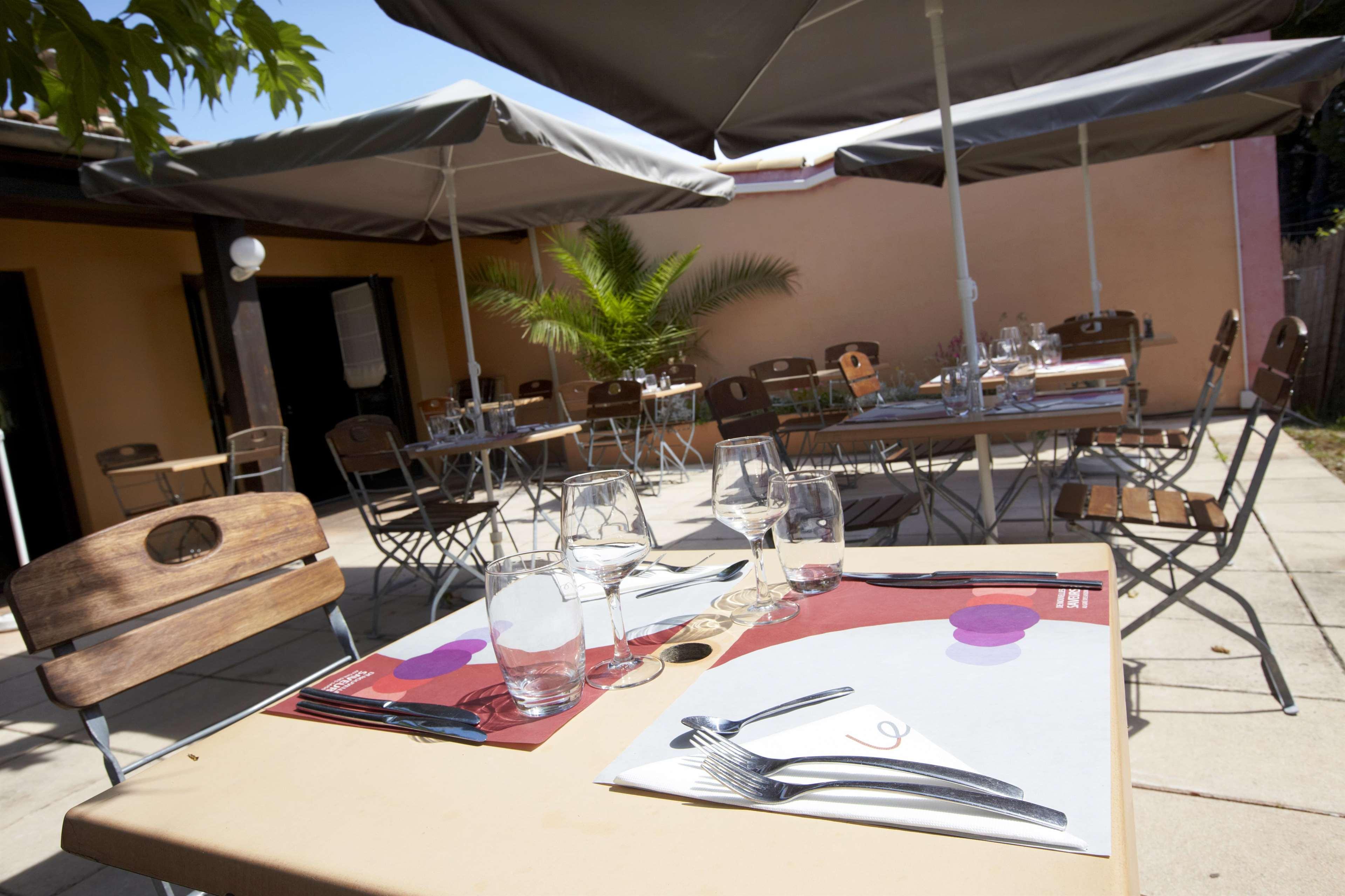 Campanile Manosque Hotel Buitenkant foto